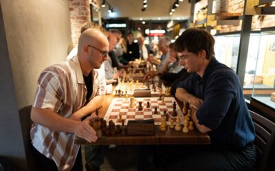 Schach zwischen Luxusuhren: Uhrensimultan in der Breitling Boutique Berlin